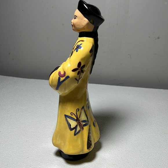 Vintage HandPainted Figurines Gold Trim Set of 2 - Picture 3 of 11